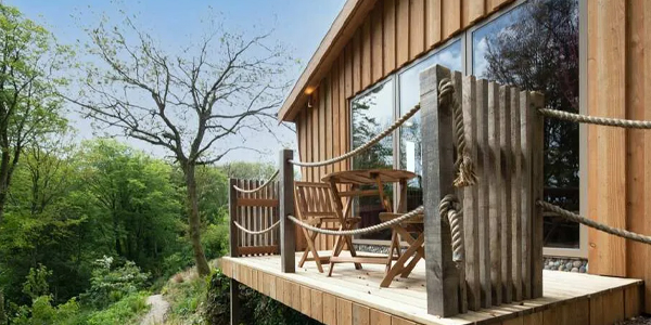 hot tub lodge in wales